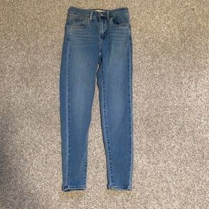 Levi's 720 High Rise Super Skinny Crop Jeans